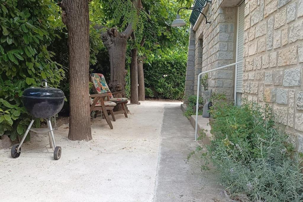 Grand Appartement, 2 Chambres Et Jardin Nîmes Exterior foto
